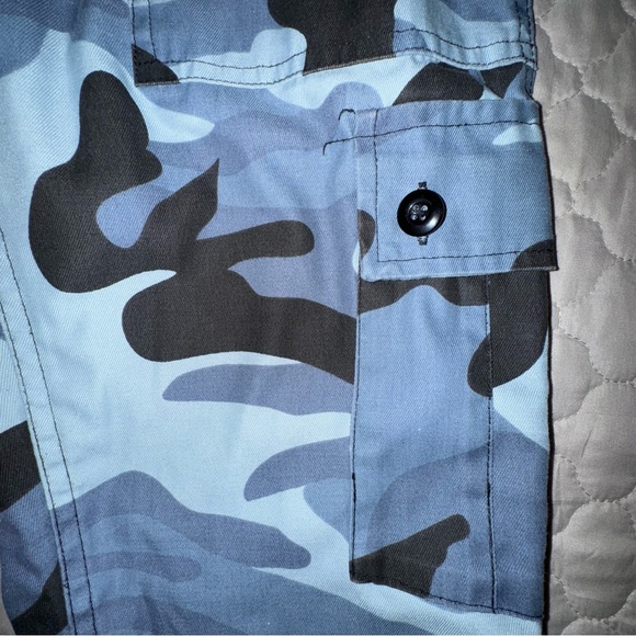 Women’s Blue Camo Cargo Pants - Picture 5 of 6